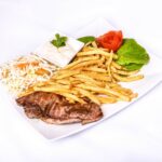 MENIU CEAFA DE PORC CU CARTOFI PRAJITI SI SOS